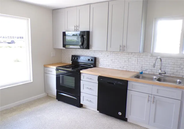 Photo 2 of Single family home for sale at 2185 Easy St, Port Charlotte, FL 33952 | MLS# N6145587 | Listing updated on 2026-10-21