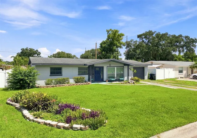 Photo 3 of Single family home for sale at 2609 Auburn Ave W, Tampa, FL 33614 | MLS# TB8544591 | Listing updated on 2026-10-07