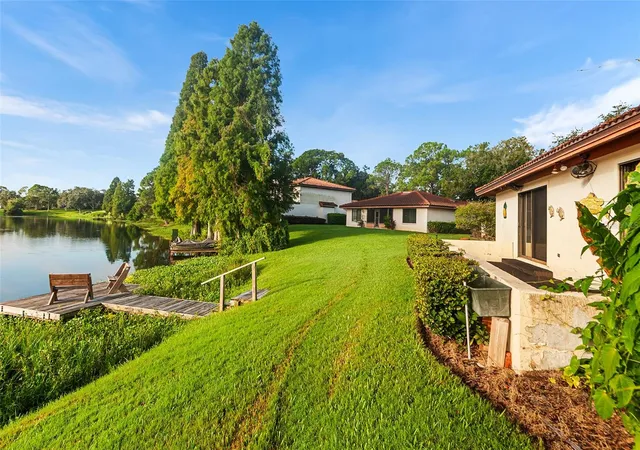 Photo 4 of Single family home for sale at 1007 Rolling Woods Ln, Lakeland, FL 33813 | MLS# TB8544599 | Listing updated on 2026-09-25