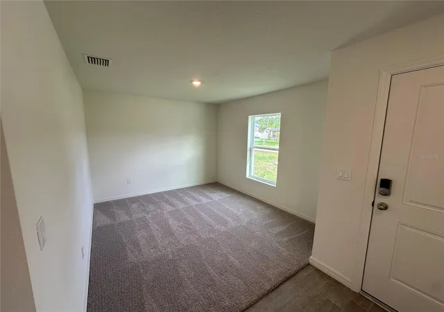 Photo 3 of Single family home for sale at 6 Reine Pl, Palm Coast, FL 32164 | MLS# C7530255 | Listing updated on 2026-10-23
