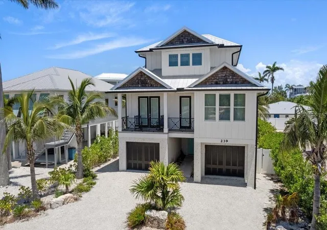 Photo 1 of Single family home for sale at 239 S Harbor Dr, Holmes Beach, FL 34217 | MLS# A4704768 | Listing updated on 2026-09-10