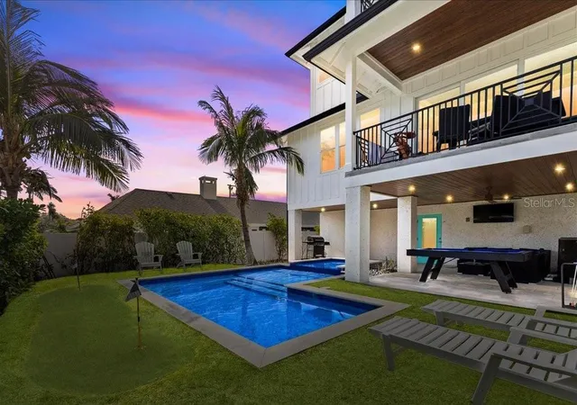 Photo 3 of Single family home for sale at 239 S Harbor Dr, Holmes Beach, FL 34217 | MLS# A4704768 | Listing updated on 2026-09-10