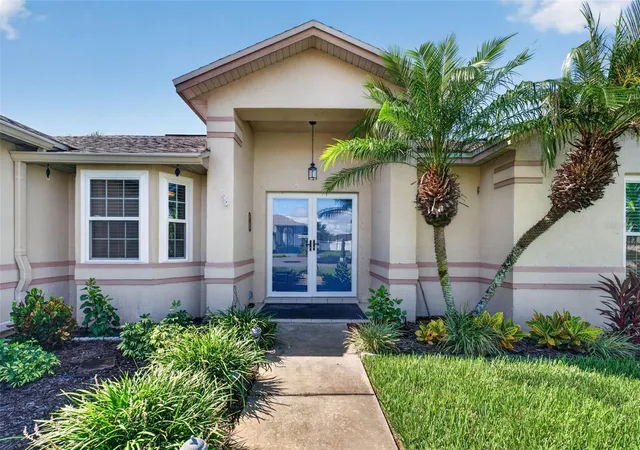 Photo 1 of Single family home for sale at 706 Highland Crst Loop, Lake Wales, FL 33853 | MLS# O6438300 | Listing updated on 2026-09-12