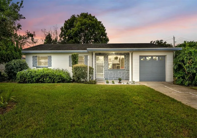 Photo 1 of Single family home for sale at 265 E Thelma St, Lake Alfred, FL 33850 | MLS# L4964740 | Listing updated on 2026-09-26