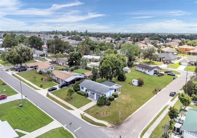 Photo 2 of Single family home for sale at 265 E Thelma St, Lake Alfred, FL 33850 | MLS# L4964740 | Listing updated on 2026-09-26