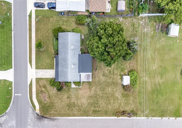 Photo 4 of Single family home for sale at 265 E Thelma St, Lake Alfred, FL 33850 | MLS# L4964740 | Listing updated on 2026-09-26