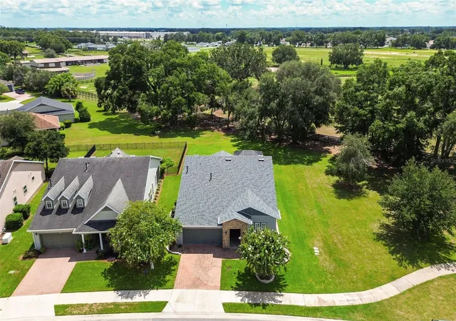 Photo 2 of Single family home for sale at 4720 Nw 35th Lane Rd, Ocala, FL 34482 | MLS# OM731511 | Listing updated on 2026-09-12