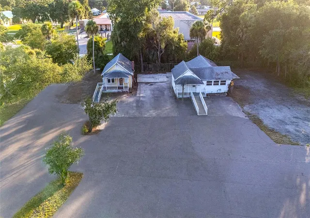 Photo 2 of Single family home for sale at 1042 N Dixie Fwy, New Smyrna Beach, FL 32168 | MLS# NS1089147 | Listing updated on 2026-09-09