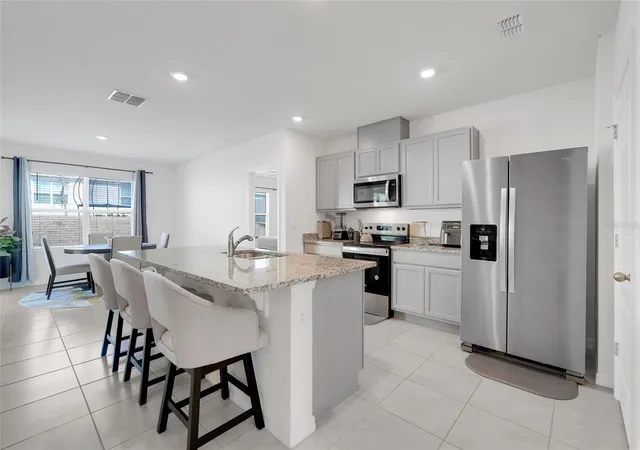 Photo 2 of Single family home for sale at 11400 Amber Ridge Dr, Zellwood, FL 32798 | MLS# O6438389 | Listing updated on 2026-10-02