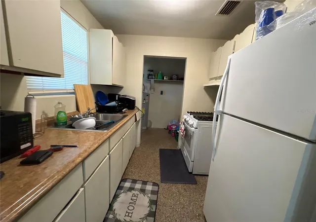 Photo 4 of Single family home for sale at 532 S Caroline St, Daytona Beach, FL 32114 | MLS# NS1089150 | Listing updated on 2026-09-14