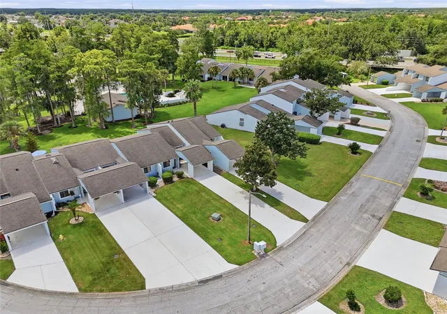 Photo 4 of Villa at 472 Prestwick Pl, Kissimmee, FL 34759 | MLS# W7889129 | | Sold on 2026-10-19