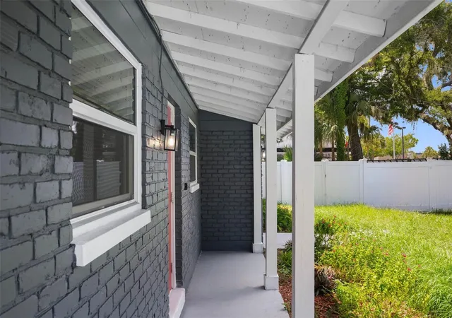 Photo 2 of Single family home for sale at 1409 College Park Ln, Tampa, FL 33612 | MLS# TB8544811 | Listing updated on 2026-09-14