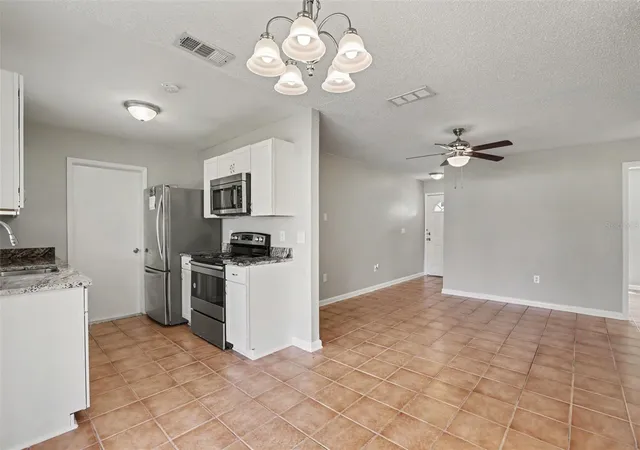 Photo 3 of Single family home for sale at 1019 Axlewood Cir, Brandon, FL 33511 | MLS# O6438497 | Listing updated on 2026-10-15