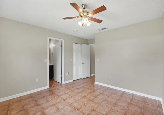 Photo 4 of Single family home for sale at 1019 Axlewood Cir, Brandon, FL 33511 | MLS# O6438497 | Listing updated on 2026-10-15