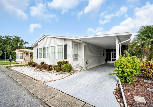 Photo 3 of Manufactured home for sale at 428 Pelican Dr S, Oldsmar, FL 34677 | MLS# TB8544886 | Listing updated on 2026-10-07