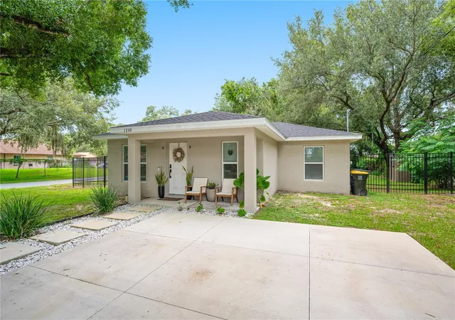 Photo 2 of Single family home for sale at 1200 33rd Street Nw, Winter Haven, FL 33881 | MLS# L4964764 | Listing updated on 2026-09-09