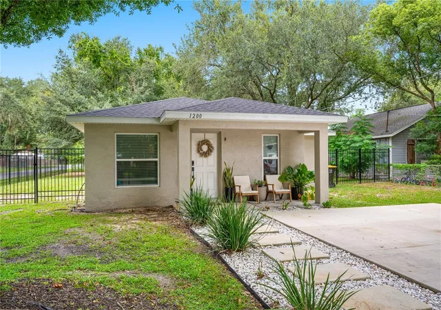 Photo 3 of Single family home for sale at 1200 33rd Street Nw, Winter Haven, FL 33881 | MLS# L4964764 | Listing updated on 2026-09-09