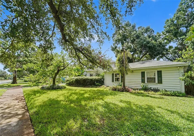Photo 4 of Single family home for sale at 6100 3rd Avenue N, Saint Petersburg, FL 33710 | MLS# TB8544907 | Listing updated on 2026-10-25