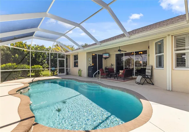Photo 2 of Single family home for sale at 40 Clubhouse Ct, Rotonda West, FL 33947 | MLS# C7530285 | Listing updated on 2026-09-14
