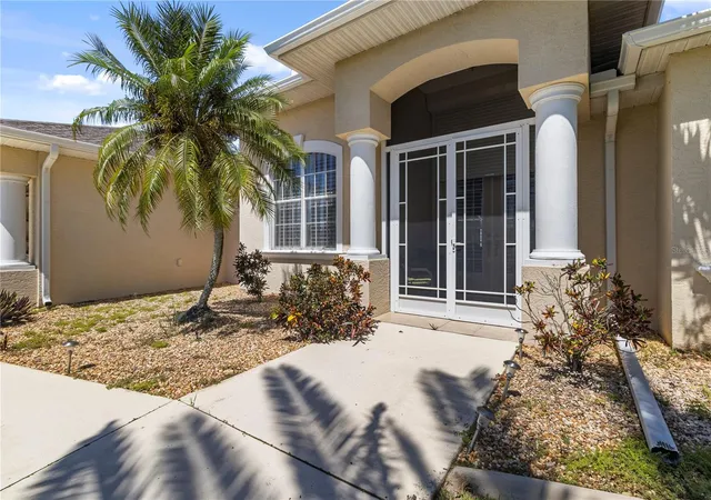Photo 3 of Single family home for sale at 40 Clubhouse Ct, Rotonda West, FL 33947 | MLS# C7530285 | Listing updated on 2026-09-14
