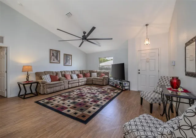 Photo 4 of Single family home for sale at 8 Pine Bush Ln, Palm Coast, FL 32164 | MLS# FC321176 | Listing updated on 2026-09-28