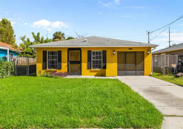 Photo 2 of Single family home for sale at 2612 E 9th Avenue, Tampa, FL 33605 | MLS# TB8544962 | Listing updated on 2026-10-27