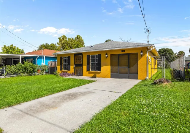 Photo 3 of Single family home for sale at 2612 E 9th Avenue, Tampa, FL 33605 | MLS# TB8544962 | Listing updated on 2026-10-27