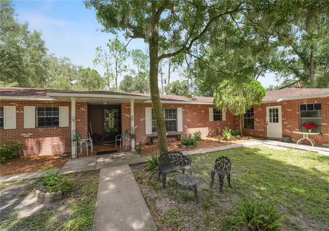 Photo 3 of Single family home for sale at 4105 Glen Rd, Lakeland, FL 33810 | MLS# L4964775 | Listing updated on 2026-09-23
