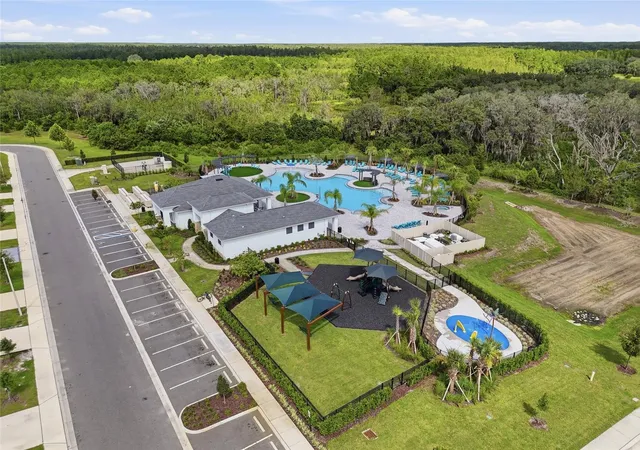 Photo 4 of Single family home for sale at 2815 Moulin Rd, Davenport, FL 33837 | MLS# S5156839 | Listing updated on 2026-10-06