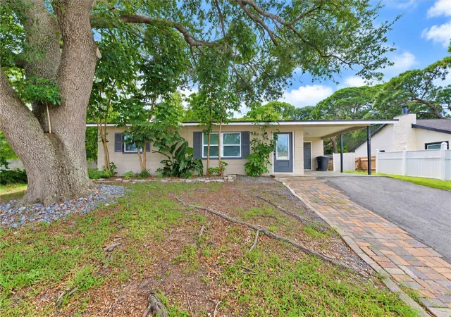 Photo 1 of Single family home for sale at 6800 1st Street N, Saint Petersburg, FL 33702 | MLS# TB8545061 | Listing updated on 2026-09-26