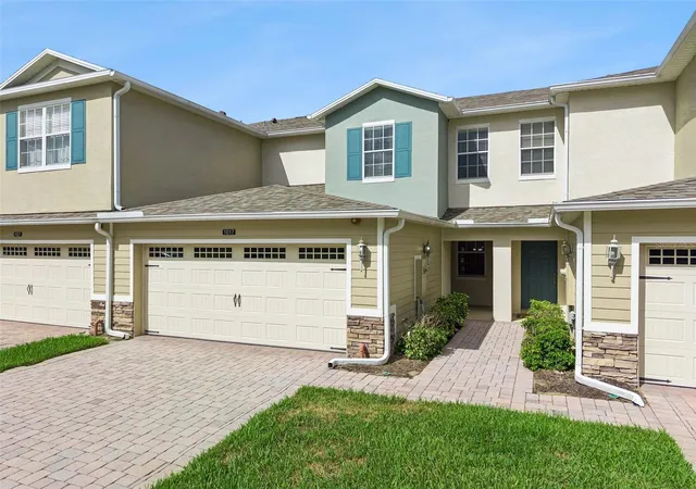 Photo 3 of Townhouse for sale at 1017 Priory Cir, Winter Garden, FL 34787 | MLS# O6438757 | Listing updated on 2026-10-01