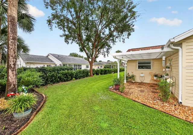 Photo 3 of Single family home for sale at 11661 Sw 137th Loop, Dunnellon, FL 34432 | MLS# OM731604 | Listing updated on 2026-09-30