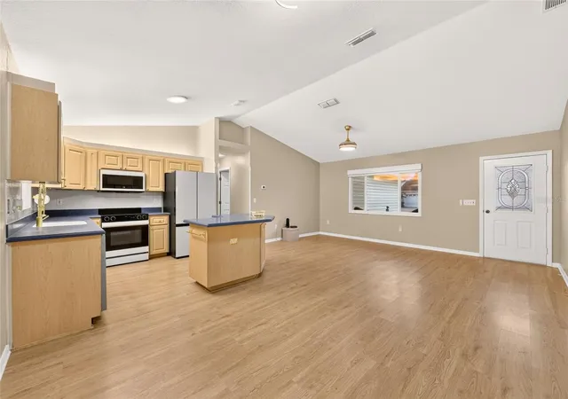 Photo 3 of Single family home for sale at 11661 SW 137th Loop, Dunnellon, FL 34432 | MLS# OM731604 | Listing updated on 2026-09-30