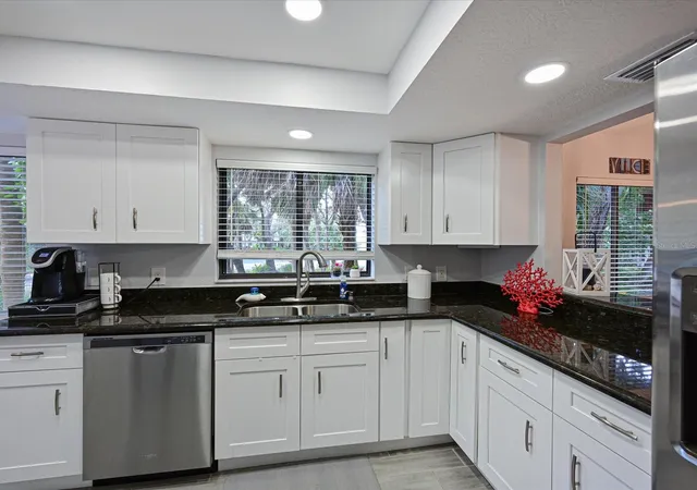 Listing Photo 5 - Condo for sale in building located at 3904 Mourning Dove Dr, Bradenton, FL 34210 - Unit #225