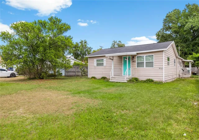Photo 3 of House for sale at 4920 17th Street, Zephyrhills, FL 33542 | MLS# TB8545113 | Listing updated on 2026-09-11