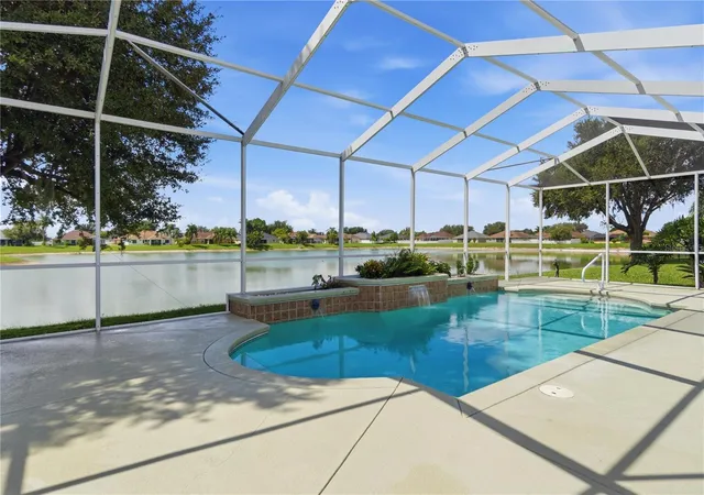 Single family home for sale at 543 Terranova Cir, WINTER HAVEN, FL 33884 | MLS# G5117324