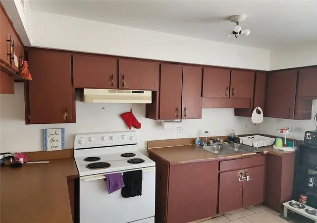 Photo 4 of Condo for sale at 5310 Whiteway Dr #5310, Temple Terrace, FL 33617 | MLS# TB8545146 | Listing updated on 2026-09-11