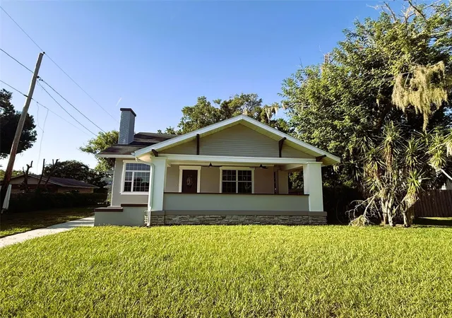 Photo 2 of Single family home for sale at 2112 Ave C Sw, Winter Haven, FL 33880 | MLS# P4939766 | Listing updated on 2026-09-15