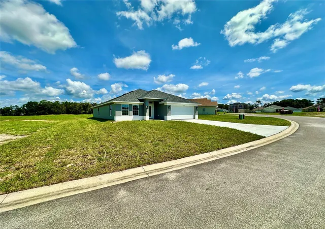 Photo 2 of Single family home for sale at 4489 Ne 31st Place, Ocala, FL 34470 | MLS# OM731618 | Listing updated on 2026-09-23