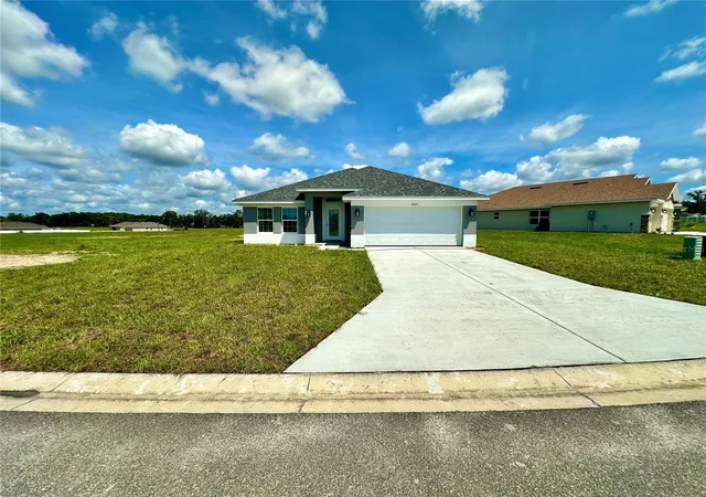 Photo 3 of Single family home for sale at 4489 Ne 31st Place, Ocala, FL 34470 | MLS# OM731618 | Listing updated on 2026-09-23