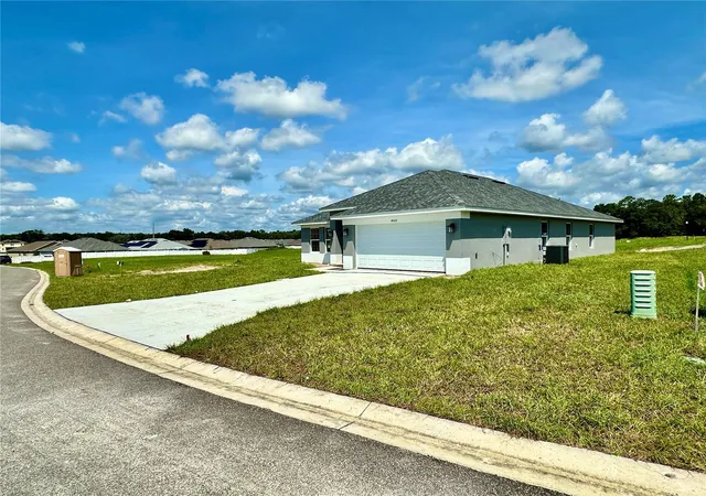 Photo 3 of Single family home for sale at 4489 NE 31st Place, Ocala, FL 34470 | MLS# OM731618 | Listing updated on 2026-09-23