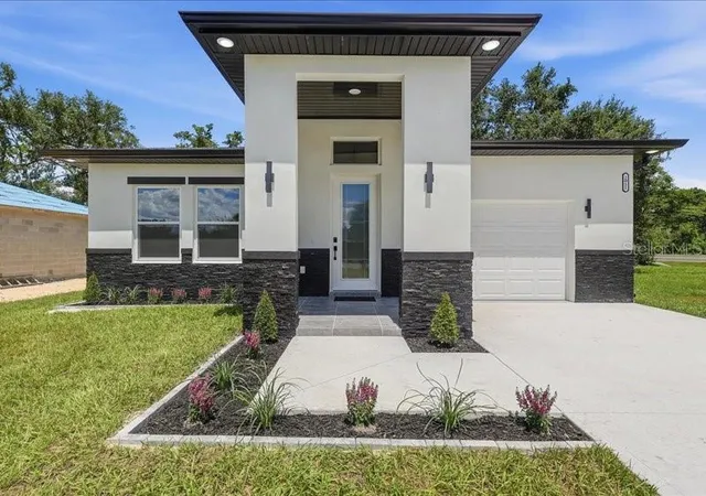 Photo 1 of Single family home for sale at 2011 Recker Hwy, Winter Haven, FL 33880 | MLS# TB8545235 | Listing updated on 2026-09-14