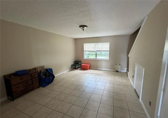 Listing Photo 4 - Condo for sale in building located at 7144 Waterside Dr, Tampa, FL 33617