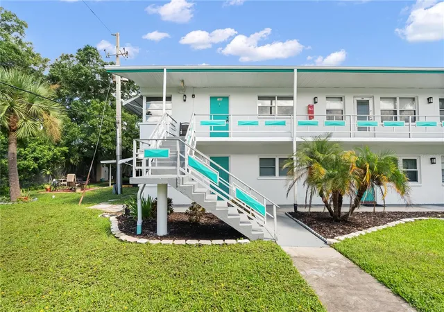 Photo 2 of Condo for sale at 6050 21st Street N #20, Saint Petersburg, FL 33714 | MLS# A4704969 | Listing updated on 2026-09-11