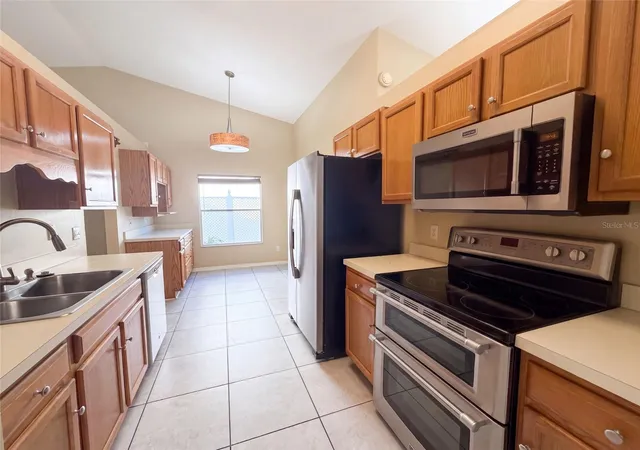 Photo 2 of Sale Pending at 5414 Astor St, Leesburg, FL 34748 | MLS# O6438928 | Listing updated on 2026-10-20