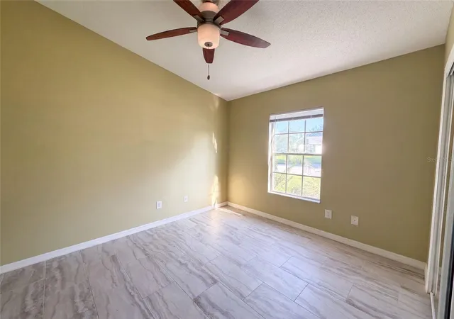 Photo 3 of Sale Pending at 5414 Astor St, Leesburg, FL 34748 | MLS# O6438928 | Listing updated on 2026-10-20