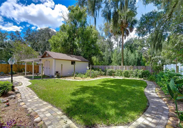 Photo 2 of Single family home for sale at 3917 King Dr, Brandon, FL 33511 | MLS# TB8545280 | Listing updated on 2026-09-15