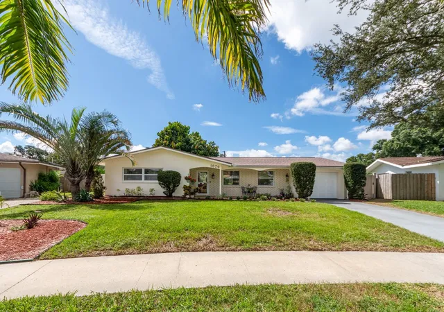 Photo 1 of Single family home for sale at 1679 Woodridge Dr, Clearwater, FL 33756 | MLS# TB8545284 | Listing updated on 2026-10-11