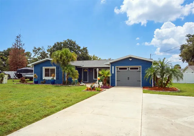 Photo 3 of Single family home for sale at 5325 James Rd, Fruitland Park, FL 34731 | MLS# O6438986 | Listing updated on 2026-09-13