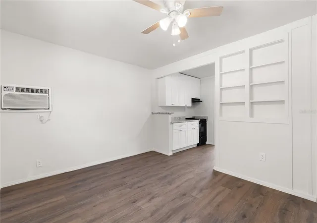 Listing Photo 5 - Condo for sale in building located at 9845 60th St, PINELLAS PARK, FL 33782